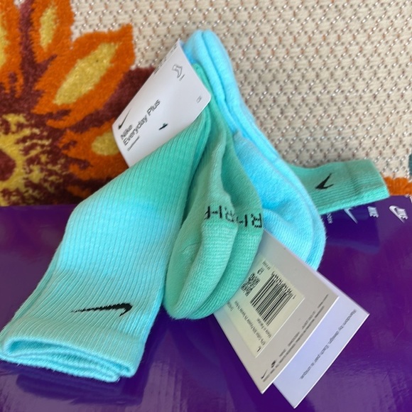 Nike Everyday Plus Cushioned Crew 2 pairs socks set Men’s
Men’s size 9-13 - Picture 12 of 16